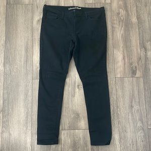 Women’s Black Skinny Jeans